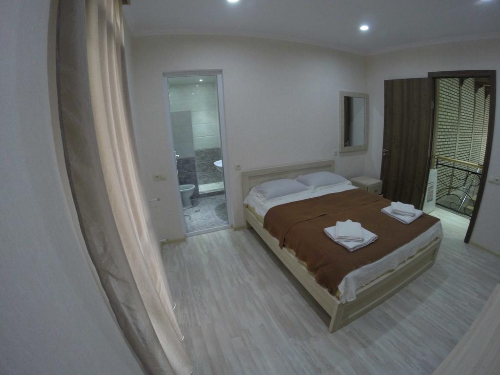 Guest House Rampa Tbilisi Rom bilde